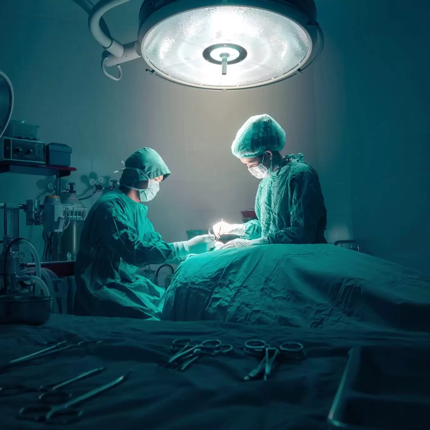 https://www.drmehmetbayrak.com/wp-content/uploads/2023/11/surgeons-team-working-with-monitoring-patient-surgical-operating-room-2048x1367-1-e1701253555564.webp